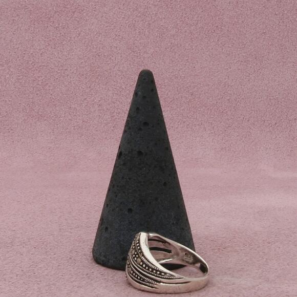 sterling silver marcasite studded ring size 5 - Picture 3 of 3